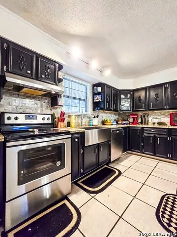 2199 HILLCREST BLVD Eagle Pass, TX 78852