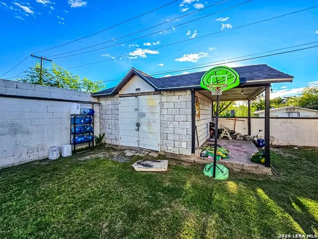 2199 HILLCREST BLVD Eagle Pass, TX 78852