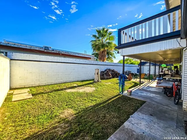 2199 HILLCREST BLVD Eagle Pass, TX 78852