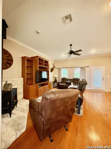721 DEAF SMITH RD Beeville, TX 78102
