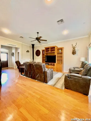 721 DEAF SMITH RD Beeville, TX 78102
