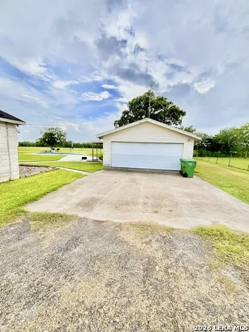 721 DEAF SMITH RD Beeville, TX 78102