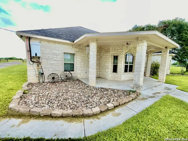 721 DEAF SMITH RD Beeville, TX 78102