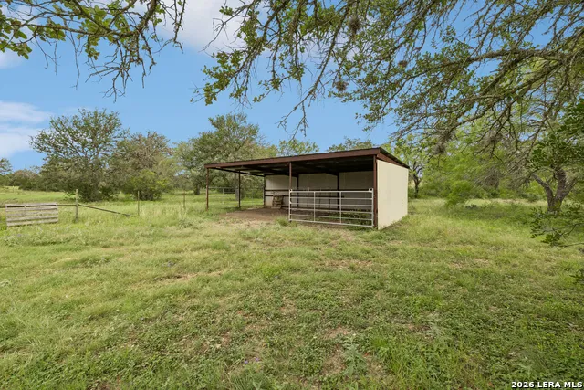 4125 County Road 251 Hondo, TX 78861
