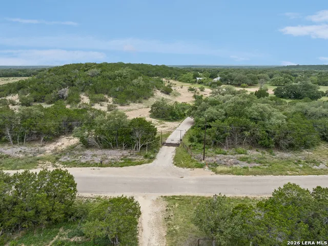 4125 County Road 251 Hondo, TX 78861