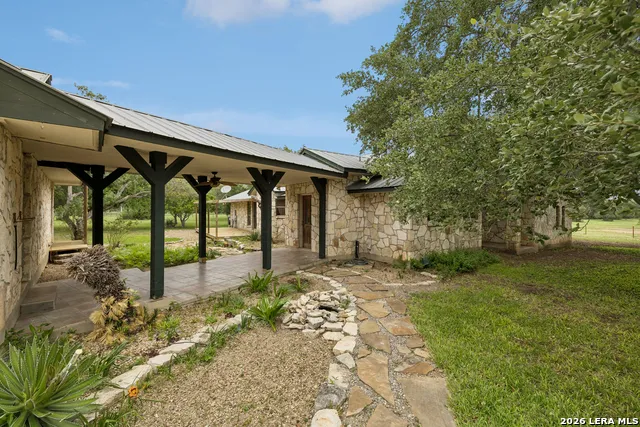 4125 County Road 251 Hondo, TX 78861