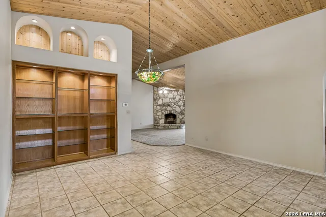 4125 County Road 251 Hondo, TX 78861