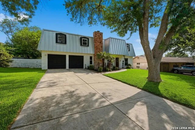 630 Balboa Dr Universal City, TX 78148