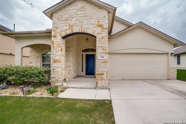 724 Smooth Wine Cibolo, TX 78108