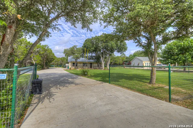 1840 Rustic Oak Ln Spring Branch, TX 78070