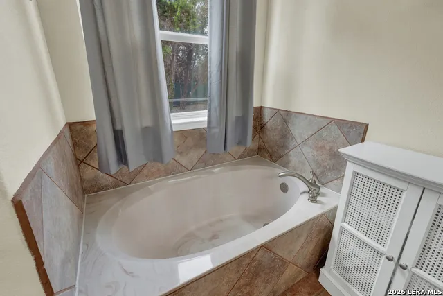1840 Rustic Oak Ln Spring Branch, TX 78070