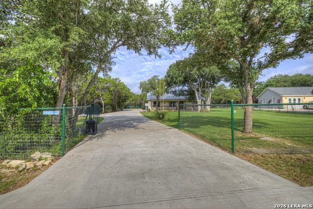 1840 Rustic Oak Ln Spring Branch, TX 78070