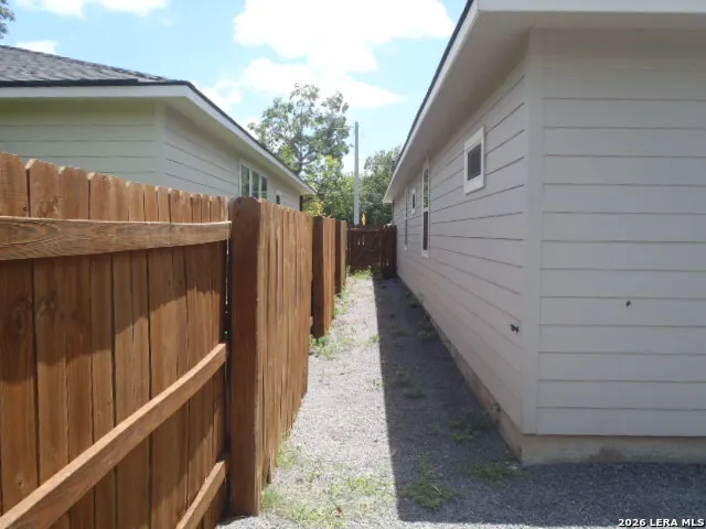 964 ALLENDE ST Seguin, TX 78155