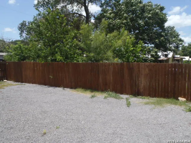964 ALLENDE ST Seguin, TX 78155