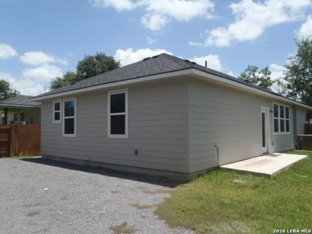 964 ALLENDE ST Seguin, TX 78155