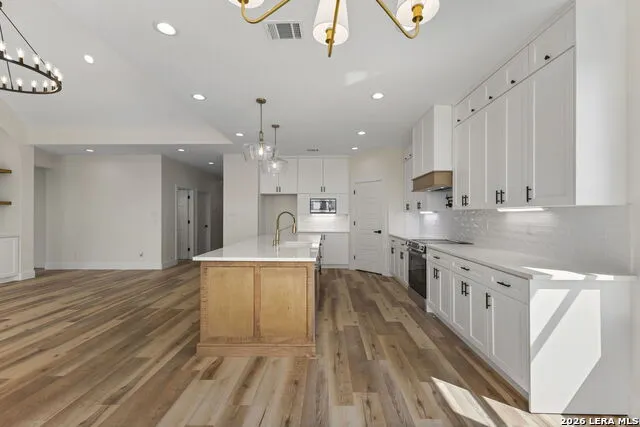 165 Whitewing Way Floresville, TX 78114