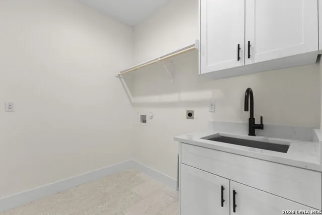 165 Whitewing Way Floresville, TX 78114