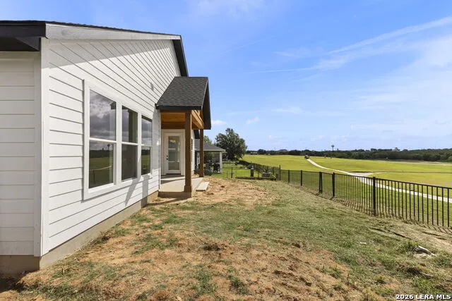 165 Whitewing Way Floresville, TX 78114