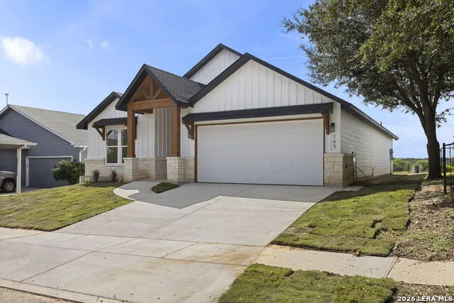 165 Whitewing Way Floresville, TX 78114