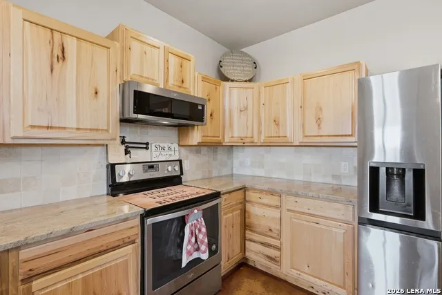 15157 MILLER RD St Hedwig, TX 78152