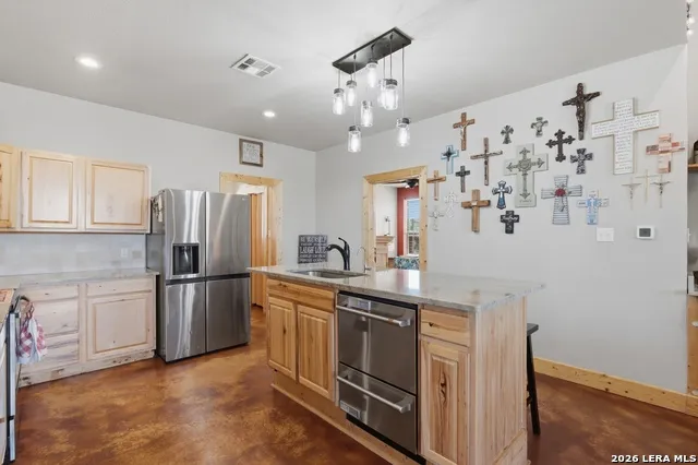 15157 MILLER RD St Hedwig, TX 78152