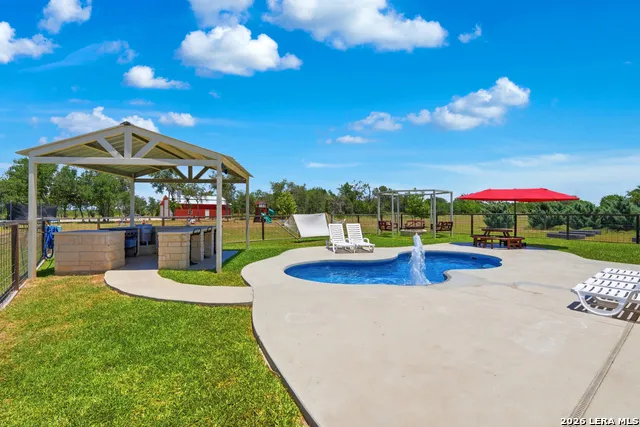 15157 MILLER RD St Hedwig, TX 78152