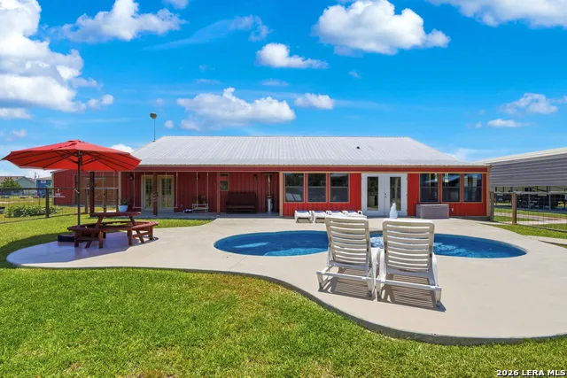 15157 MILLER RD St Hedwig, TX 78152
