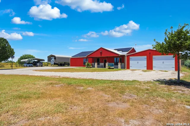 15157 MILLER RD St Hedwig, TX 78152