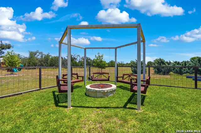 15157 MILLER RD St Hedwig, TX 78152