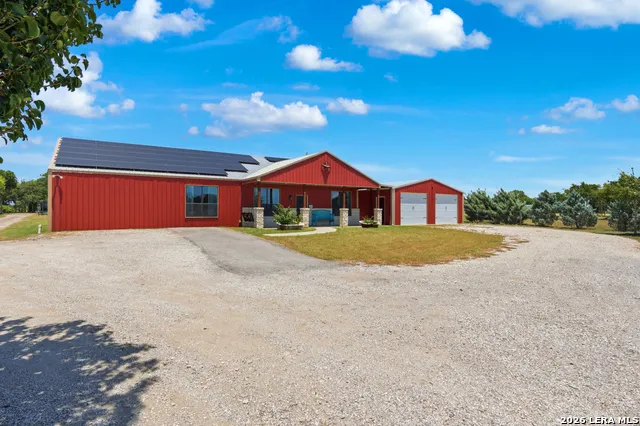 15157 MILLER RD St Hedwig, TX 78152