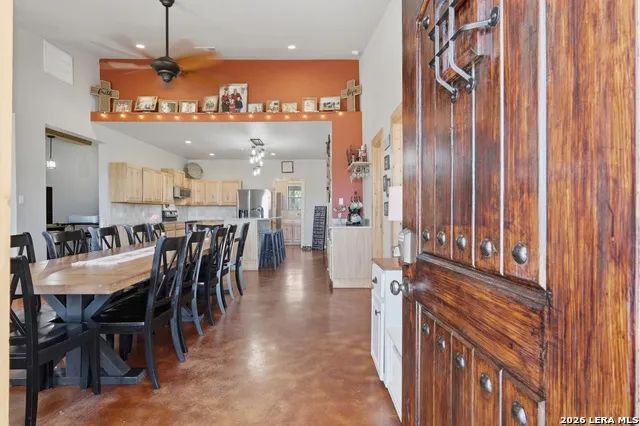 15157 MILLER RD St Hedwig, TX 78152