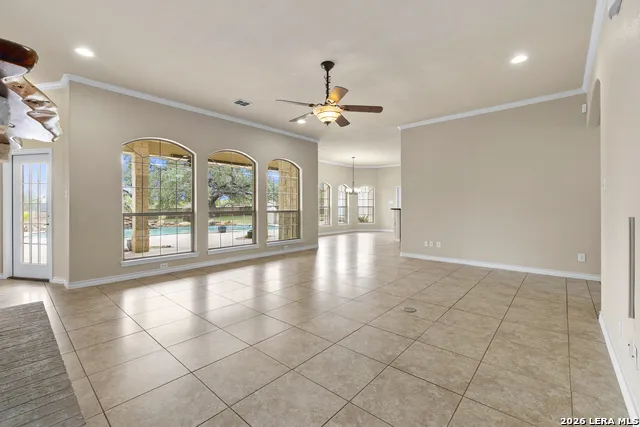 140 Legacy Trail Dr La Vernia, TX 78121