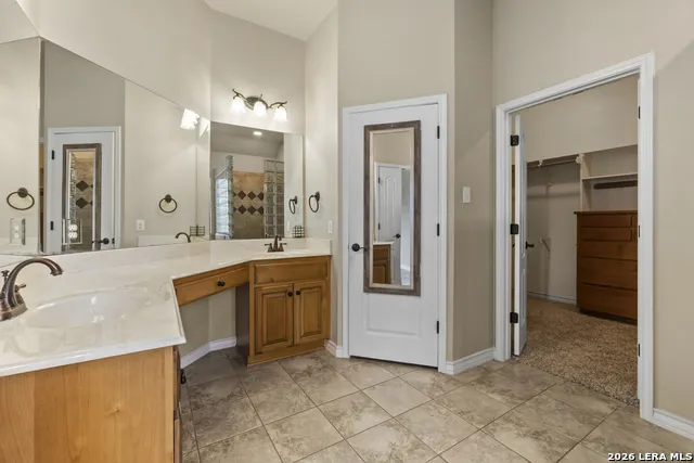 140 Legacy Trail Dr La Vernia, TX 78121