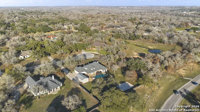 140 Legacy Trail Dr La Vernia, TX 78121