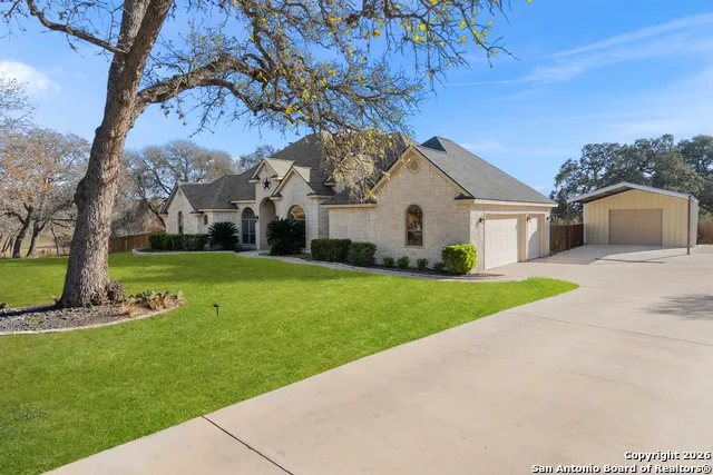 140 Legacy Trail Dr La Vernia, TX 78121