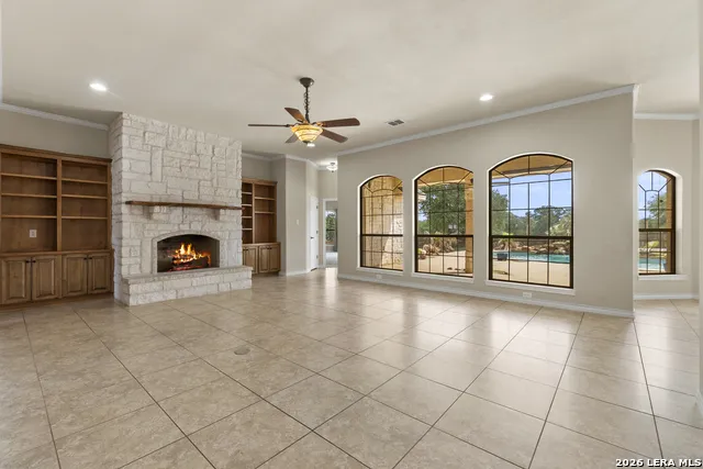 140 Legacy Trail Dr La Vernia, TX 78121