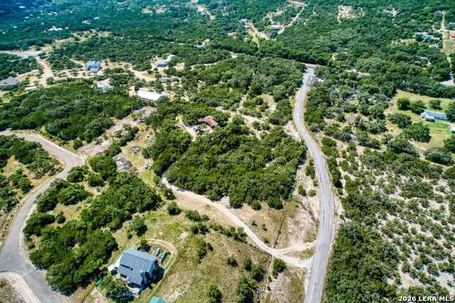 10294 Park Road 37 Lakehills, TX 78063