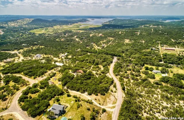 10294 Park Road 37 Lakehills, TX 78063