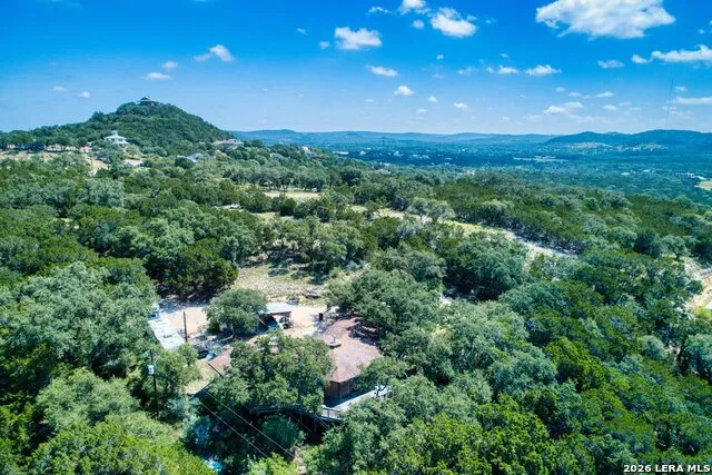 10294 Park Road 37 Lakehills, TX 78063
