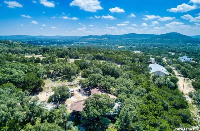 10294 Park Road 37 Lakehills, TX 78063