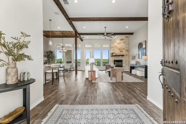 169 LONGWOOD DR New Braunfels, TX 78132
