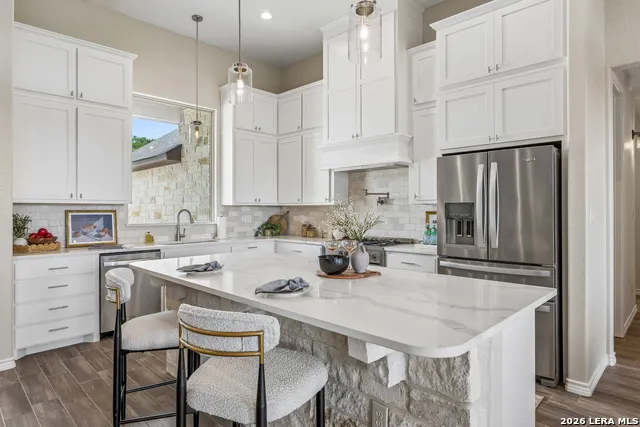 169 LONGWOOD DR New Braunfels, TX 78132