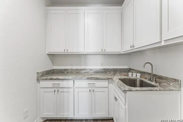 169 LONGWOOD DR New Braunfels, TX 78132
