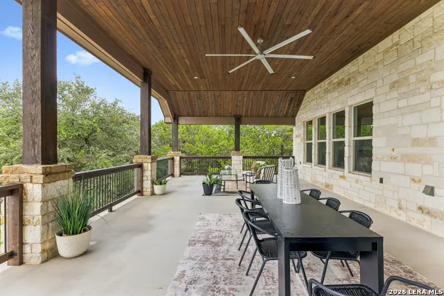169 LONGWOOD DR New Braunfels, TX 78132