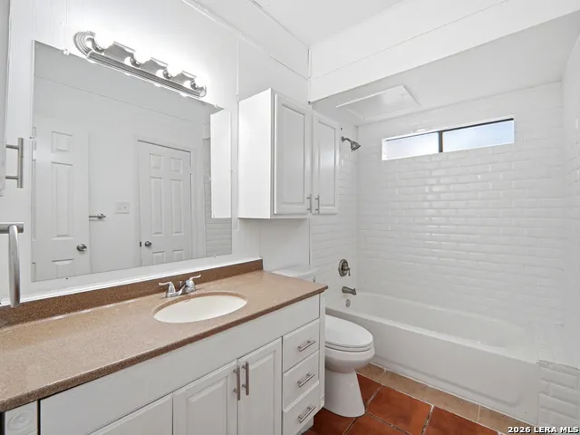 6100 Woodlake Pkwy #311 San Antonio, TX 78244