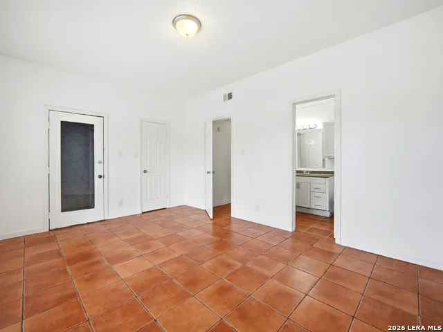 6100 Woodlake Pkwy #311 San Antonio, TX 78244