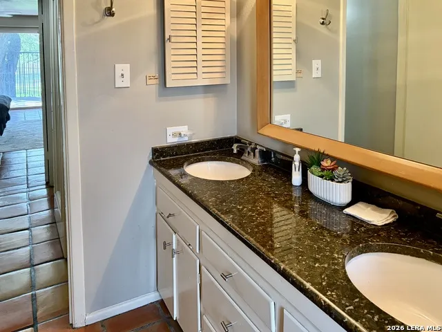 8915 Datapoint Dr #44B San Antonio, TX 78229