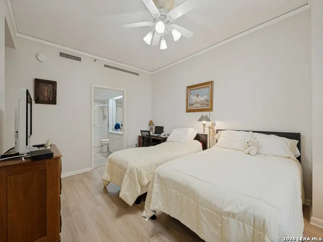 1 TOWERS PARK LN #1513 San Antonio, TX 78209