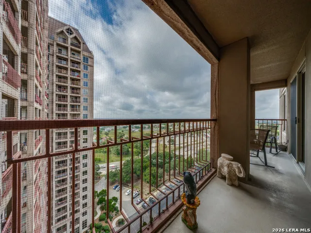 1 TOWERS PARK LN #1513 San Antonio, TX 78209