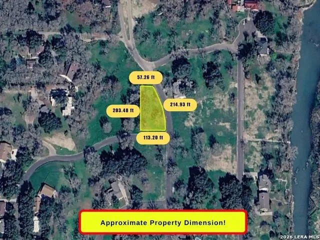 132 W Hampton Seguin, TX 78155